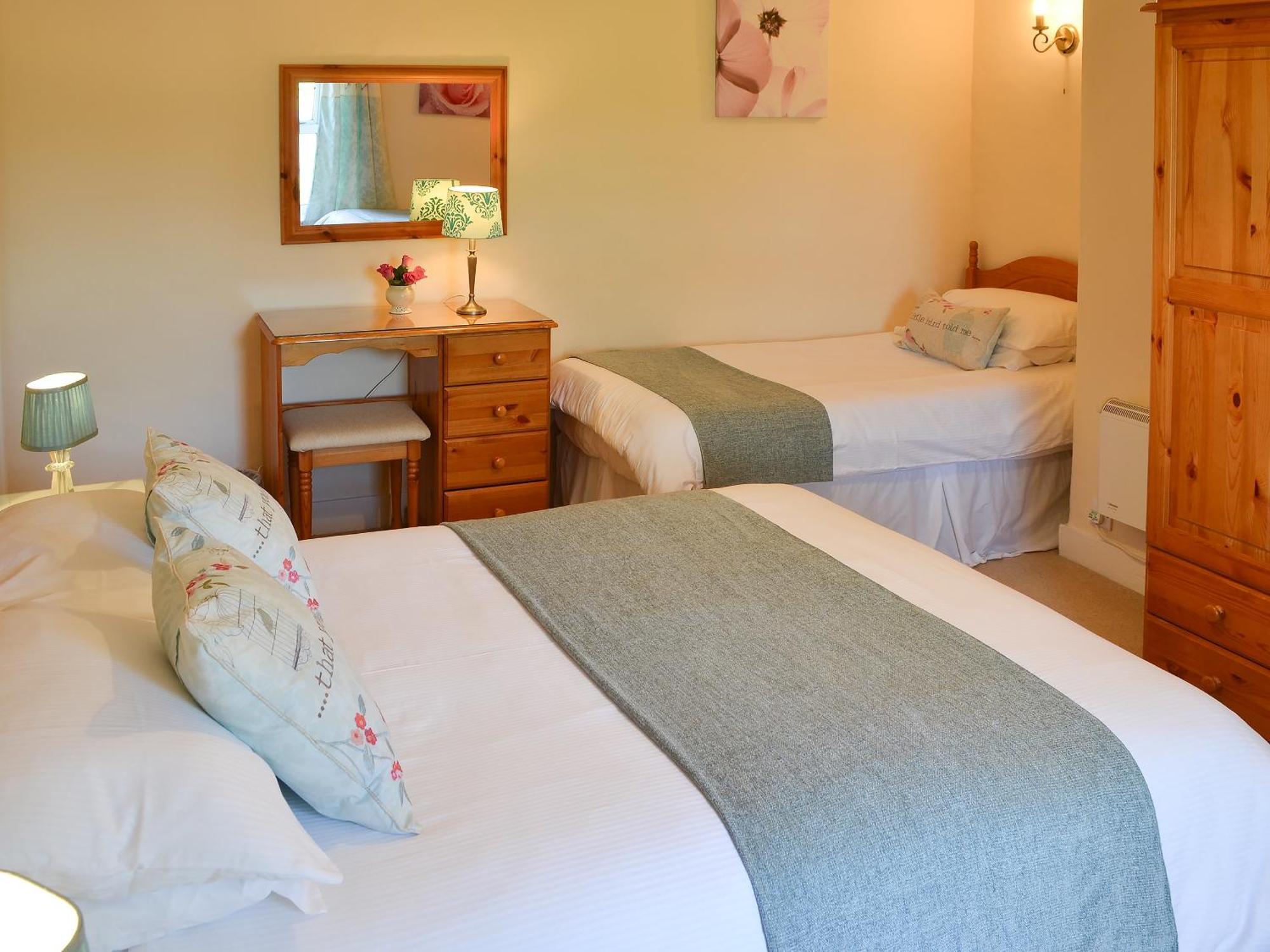 Cherry Cottage - 26913 Saint Issey Extérieur photo